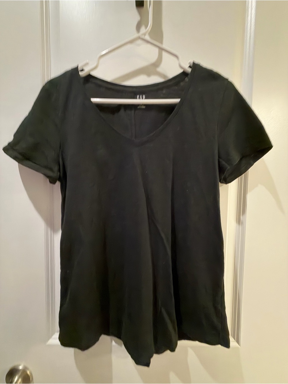 GAP Women's Easy V-Neck Tee